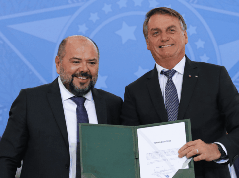 cpmi-quer-dados-do-coaf-sobre-ex-ministro-de-bolsonaro