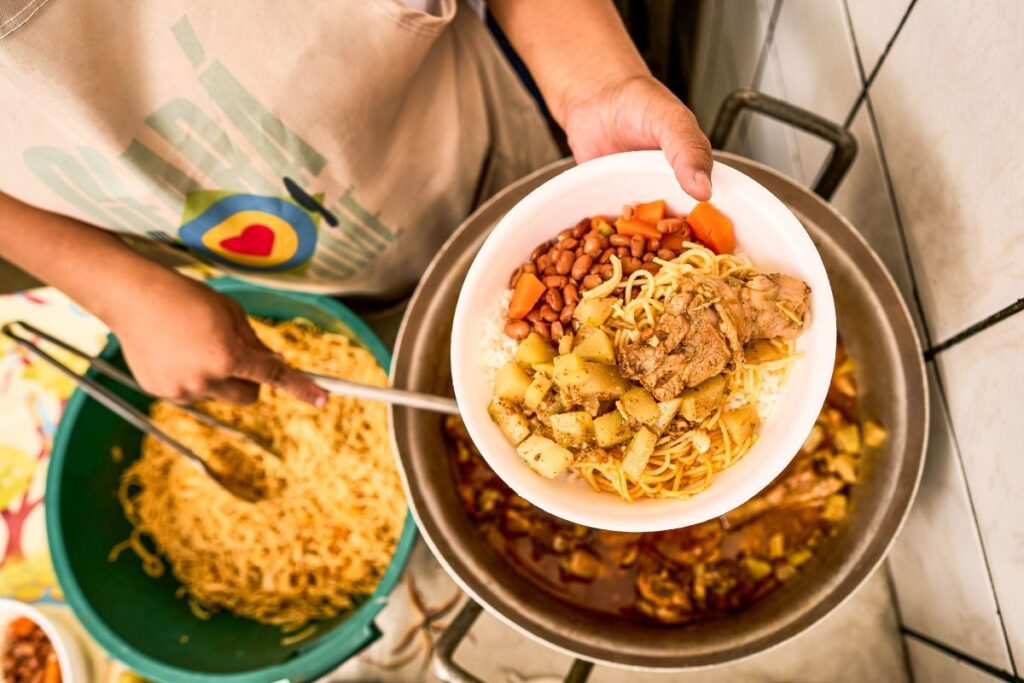 fome-caiu,-mas-falta-biodiversidade-na-dieta-brasileira,-dizem-nutris