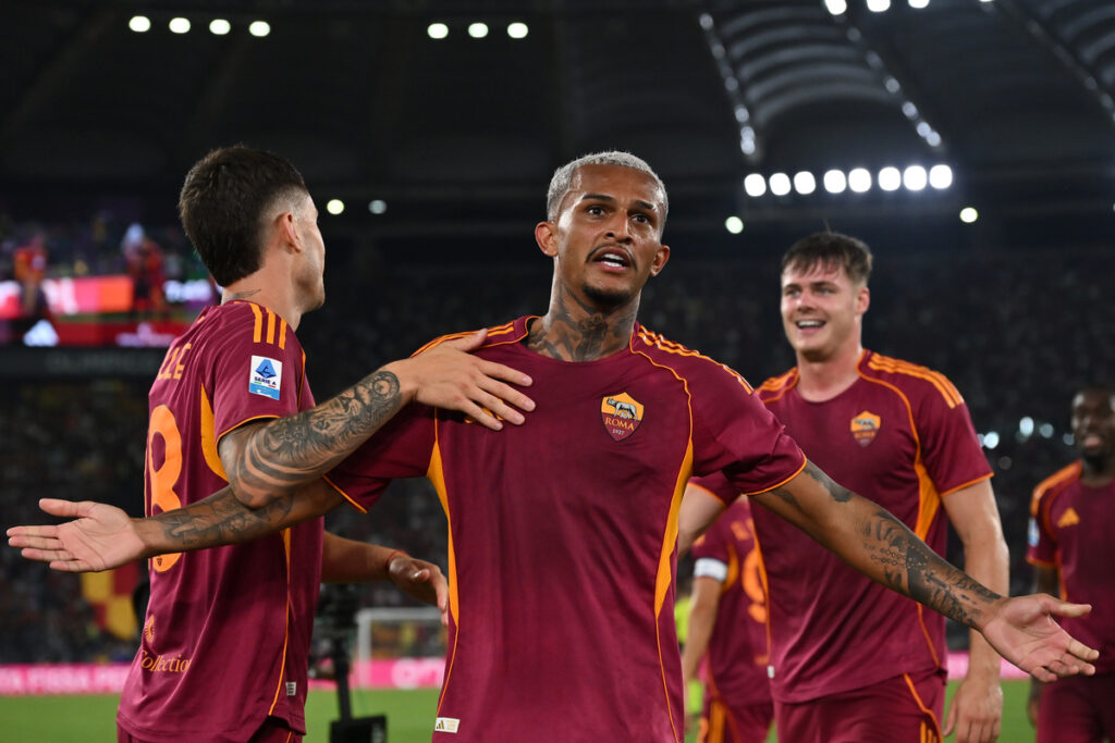 wesley,-ex-flamengo,-marca-na-vitoria-da-roma-pelo-campeonato-italiano