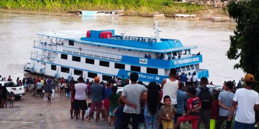 inss-usa-barcos-para-orientar-aposentados-da-amazonia-sobre-descontos