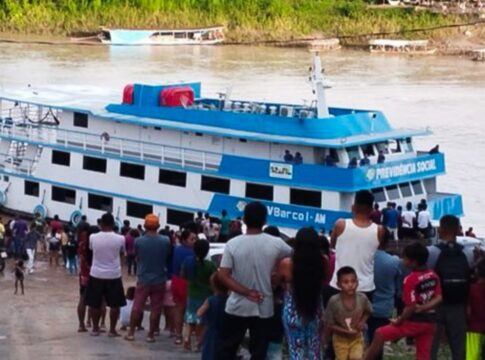 inss-usa-barcos-para-orientar-aposentados-da-amazonia-sobre-descontos