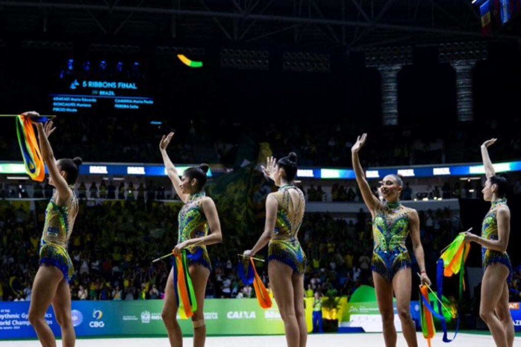 ginastica:-china-vence-em-cinco-fitas-e-brasil-fica-com-a-6a-colocacao