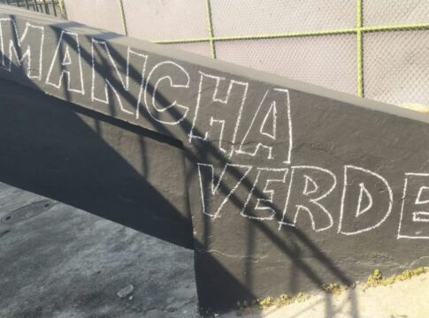 torcida-do-vasco-espalha-provocacoes-a-corintianos-em-sao-januario