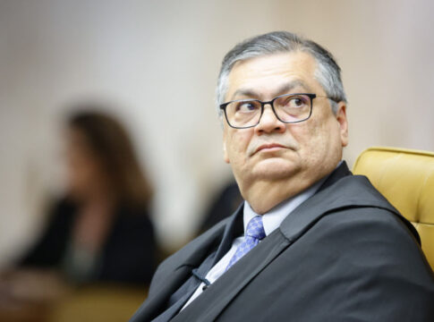 dino-manda-pf-investigar-destino-de-r$-695-milhoes-em-emendas-pix