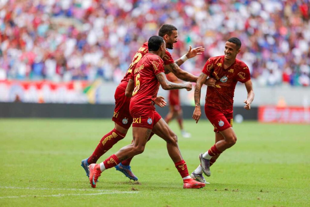 sob-os-olhares-de-ancelotti,-bahia-bate-santos-e-se-firma-no-g4