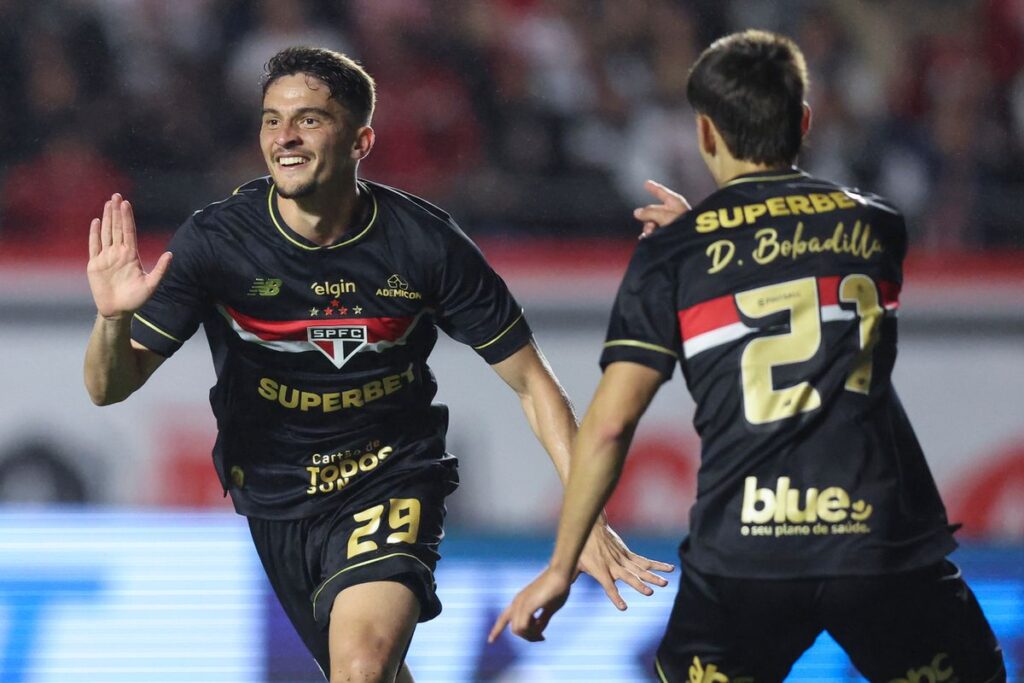 brasileirao:-sao-paulo-vence-atletico-mg-e-se-aproxima-do-g6