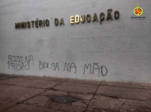 erika-hilton-mantem-em-gabinete-alvo-da-pf-por-pichar-ministerio