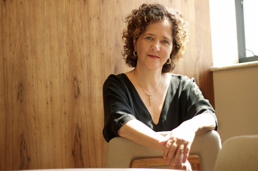 e-amanha!-nao-perca-a-chance-de-bater-um-papo-com-carla-madeira