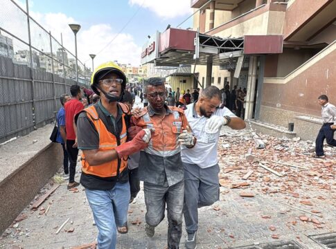 gaza:-israel-ataca-hospital-e-deixa-15-mortos,-incluindo-jornalistas