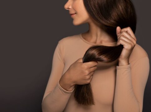 sem-frizz!-mascara-caseira-nutre-o-cabelo-e-mantem-os-fios-no-lugar
