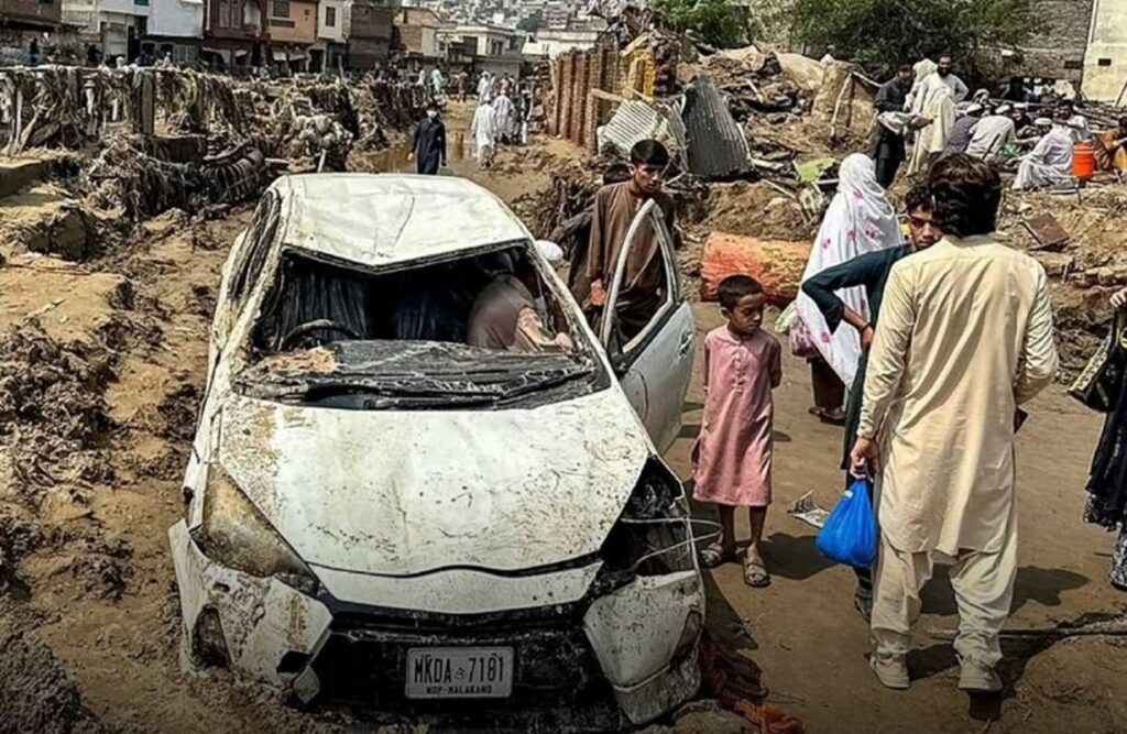 chuvas-deixam-quase-800-mortos-e-mais-de-1-mil-feridos-no-paquistao