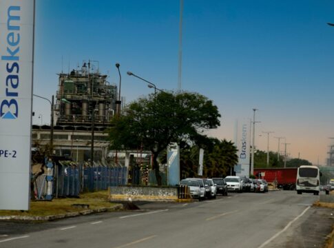agencia-de-classificacao-de-risco-rebaixa-nota-de-credito-da-braskem