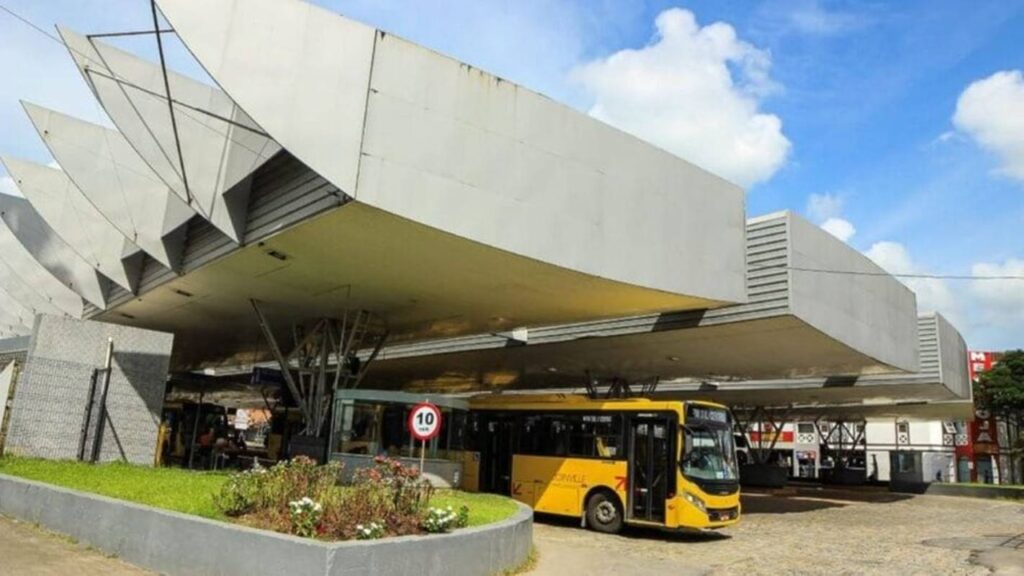 homem-e-detido-ao-se-masturbar-dentro-de-onibus-em-santa-catarina