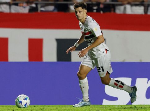 sao-paulo-sofre-transfer-ban-da-fifa-por-falta-de-pagamento.-entenda