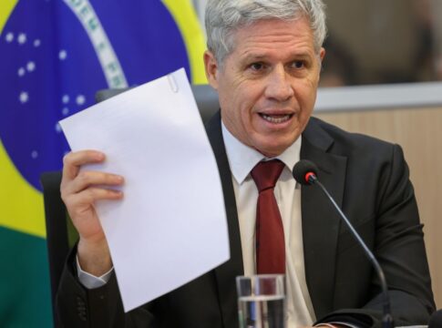 governo-pode-prorrogar-brasil-soberano,-diz-teixeira 