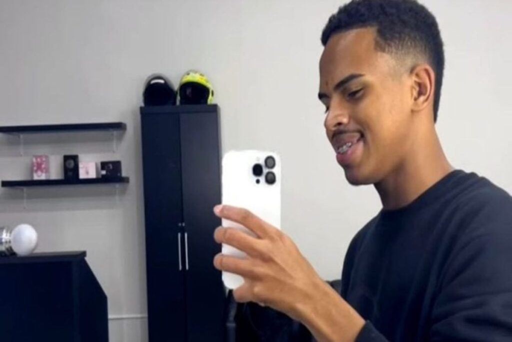 adolescente-mata-amigo-com-tiro-na-cabeca-quando-“brincava”-com-arma