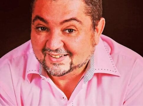 morre-flavio-back,-dublador-de-game-of-thrones-e-chapolin,-aos-52-anos