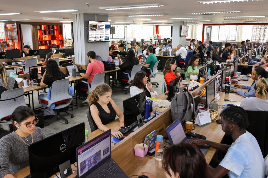 lider-no-brasil,-metropoles-e-acessado-em-5-continentes