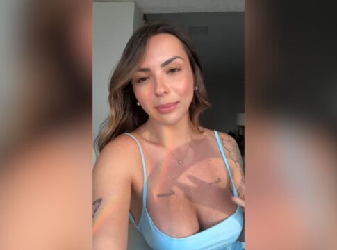karol-rosalin-explica-o-que-aconteceu-apos-sentar-de-biquini-na-neve