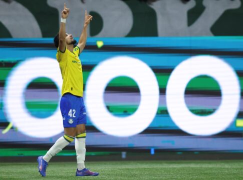 flaco-lopez-marca-duas-vezes-e-palmeiras-vence-o-sport-por-3-x-0