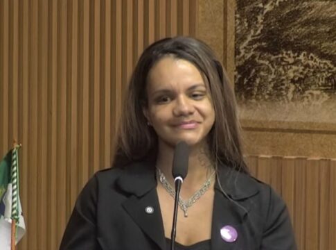 “estou-me-reerguendo”,-diz-mulher-vitima-de-61-socos-do-ex-namorado