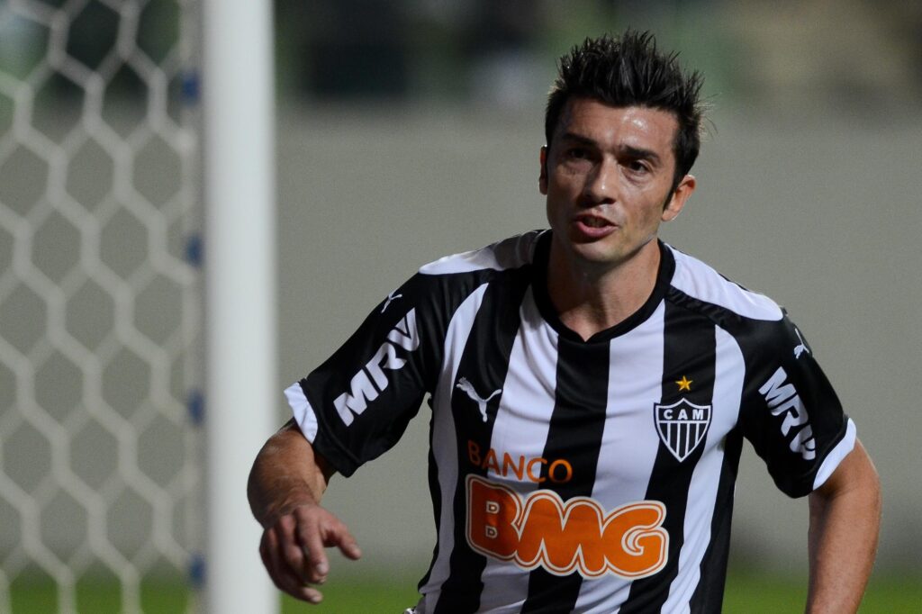 ex-camisa-10-compara-torcidas-de-atletico-mg,-napoli-e-boca:-“malucos”