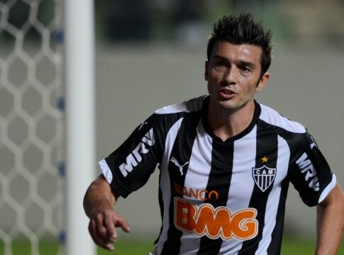 ex-camisa-10-compara-torcidas-de-atletico-mg,-napoli-e-boca:-“malucos”