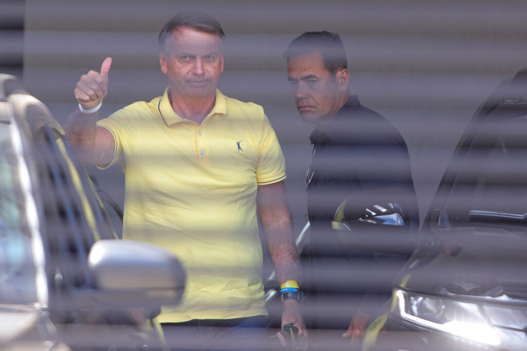 moraes-determina-reforco-de-policiamento-na-casa-de-bolsonaro
