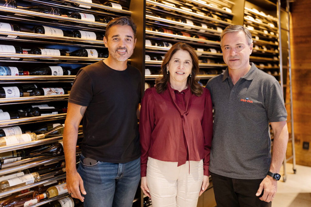 marlon-e-branco-amaral-brindam-os-30-anos-do-vinho-catalina-em-evento