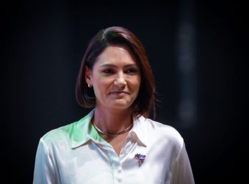 michelle-se-manifesta-apos-moraes-ordenar-monitoramento-de-bolsonaro