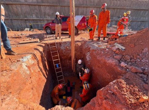 operario-cai-em-buraco-de-3m-de-profundidade-em-obra-no-lago-norte