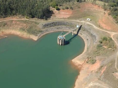 crise-hidrica?-entenda-cenario-que-fez-sabesp-reduzir-pressao-da-agua
