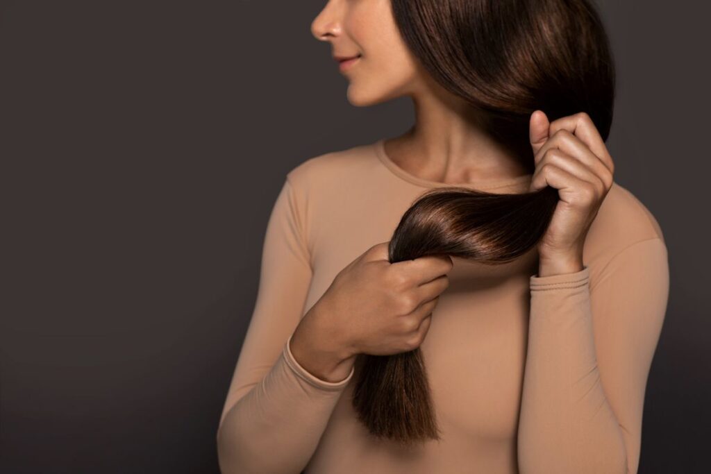 3-mascaras-que-deixam-o-cabelo-sedoso-e-com-brilho-de-salao