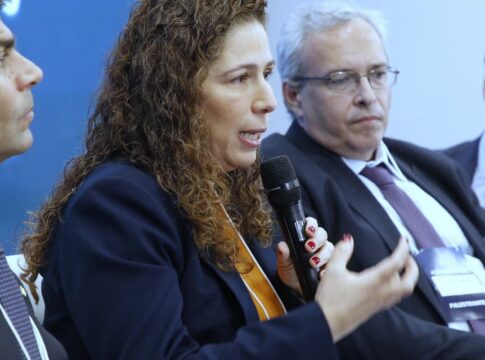 ministra-defende-regras-objetivas-na-avaliacao-de-servidor-em-reforma