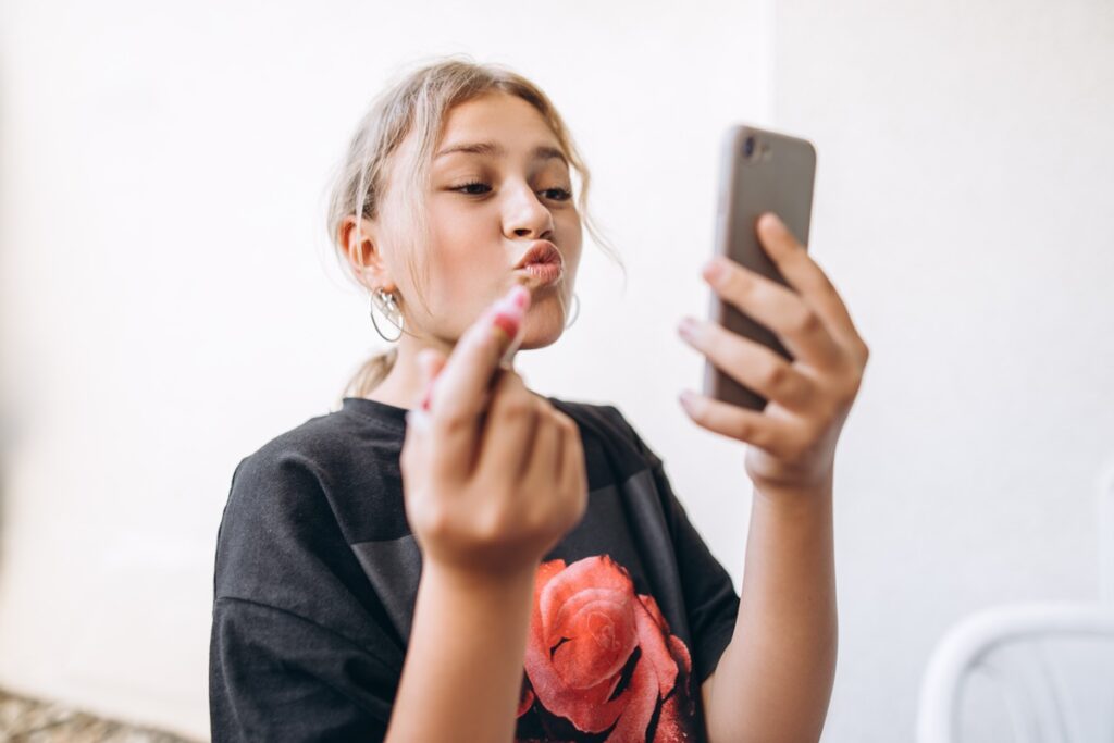 influencers-mirins:-mpt-pede-r$-50-milhoes-de-indenizacao-a-meta