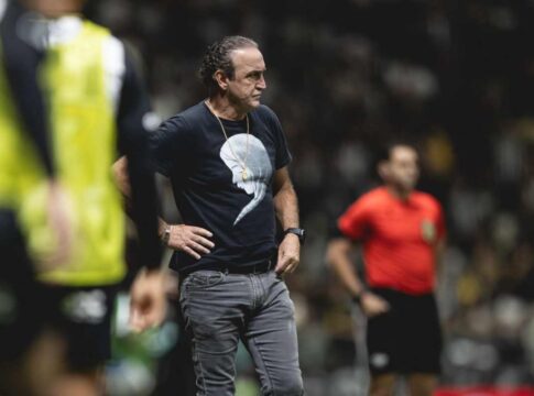 “nao-estamos-jogando-o-que-podemos”,-reconhece-cuca-apos-derrota
