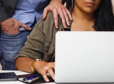 poupex-vai-pagar-r$-2,1-milhoes-em-multas-apos-casos-de-assedio-sexual