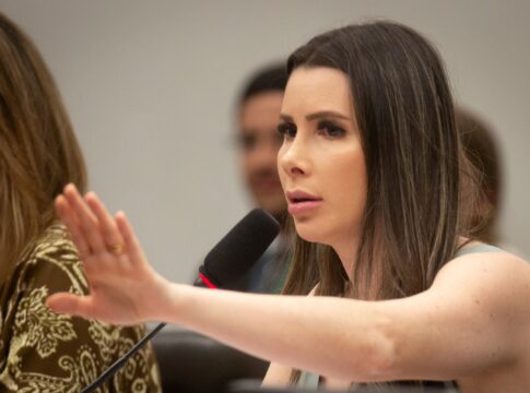 carol-de-toni-quer-dar-poder-ao-congresso-de-barrar-decisoes-do-stf