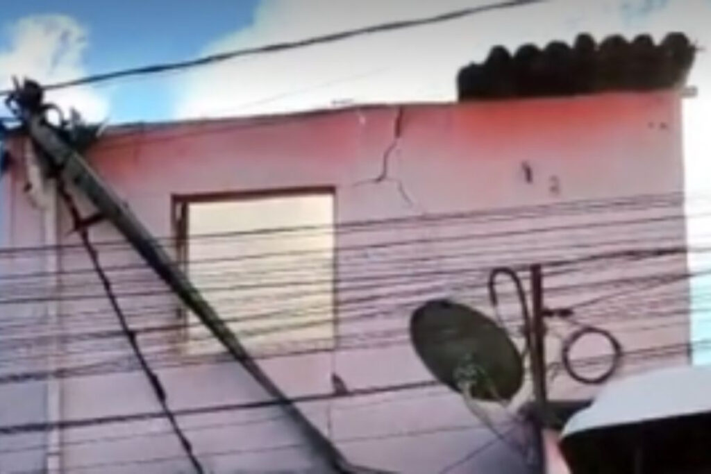 pe:-mulher-de-54-anos-morre-em-incendio-dentro-de-casa