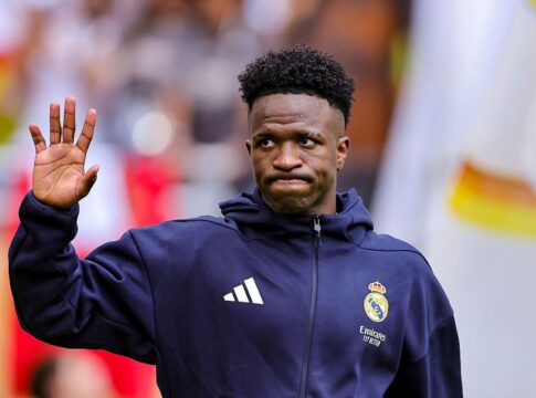 vini-jr.-pode-deixar-o-real-madrid-de-graca,-diz-jornal-espanhol