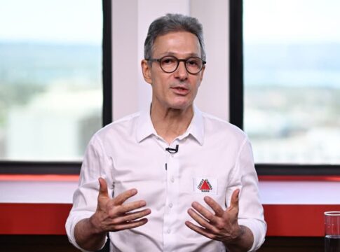 zema-rebate-criticas-de-lula:-“foi-o-pt-que-destruiu-minas”