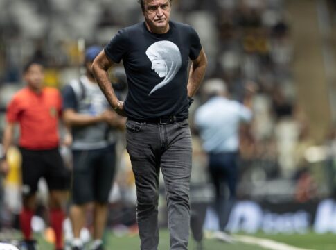 atletico-mg-anuncia-saida-do-tecnico-cuca,-oito-meses-apos-contratacao