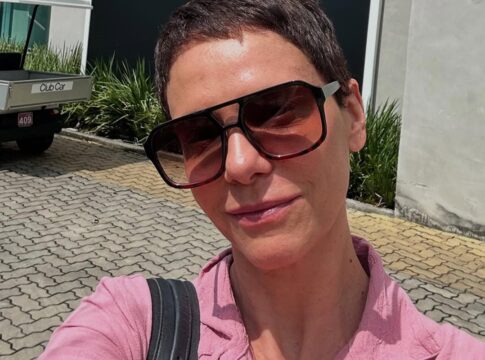 video:-atriz-de-vale-tudo-se-manifesta-sobre-treta-com-fas-da-novela