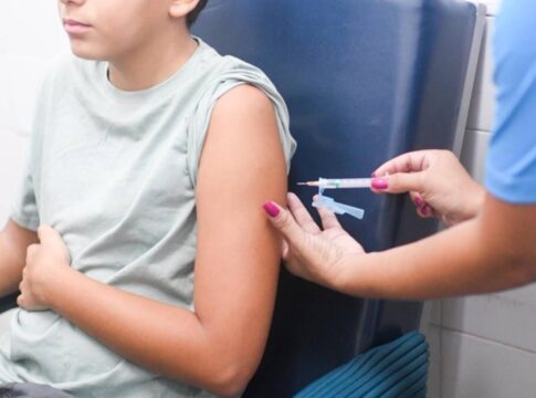 em-campanha-contra-hpv,-escolas-aplicam-outras-vacinas-e-maes-reclamam
