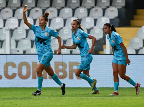 na-vila-belmiro,-santos-e-campeao-da-serie-a2-do-brasileirao-feminino