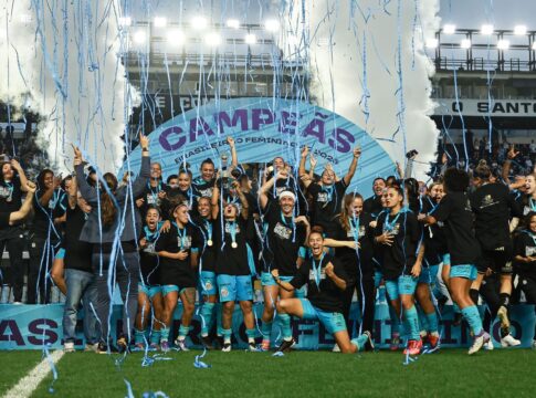 santos-busca-empate-com-botafogo-e-conquista-brasileirao-feminino-a2
