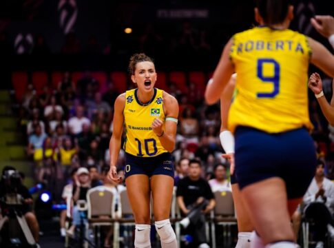 volei:-brasil-vence-a-republica-dominicana-e-avanca-no-mundial