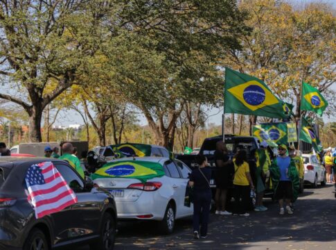 brasilia-tem-ato-pro-bolsonaro-antes-de-julgamento-no-stf.-video