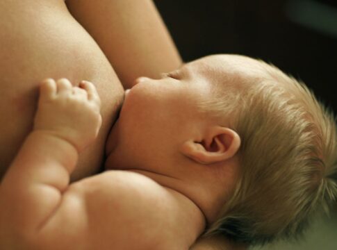 maes-contam-jornadas-desafiadoras-de-amamentacao-com-bebes-prematuros