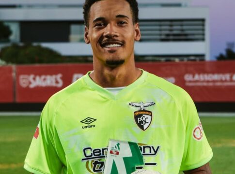 zagueiro-brasileiro-vira-goleiro-e-impede-derrota-do-portimonense